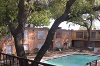 Southern Oaks Apartments in Houston, TX - Building Photo - Building Photo