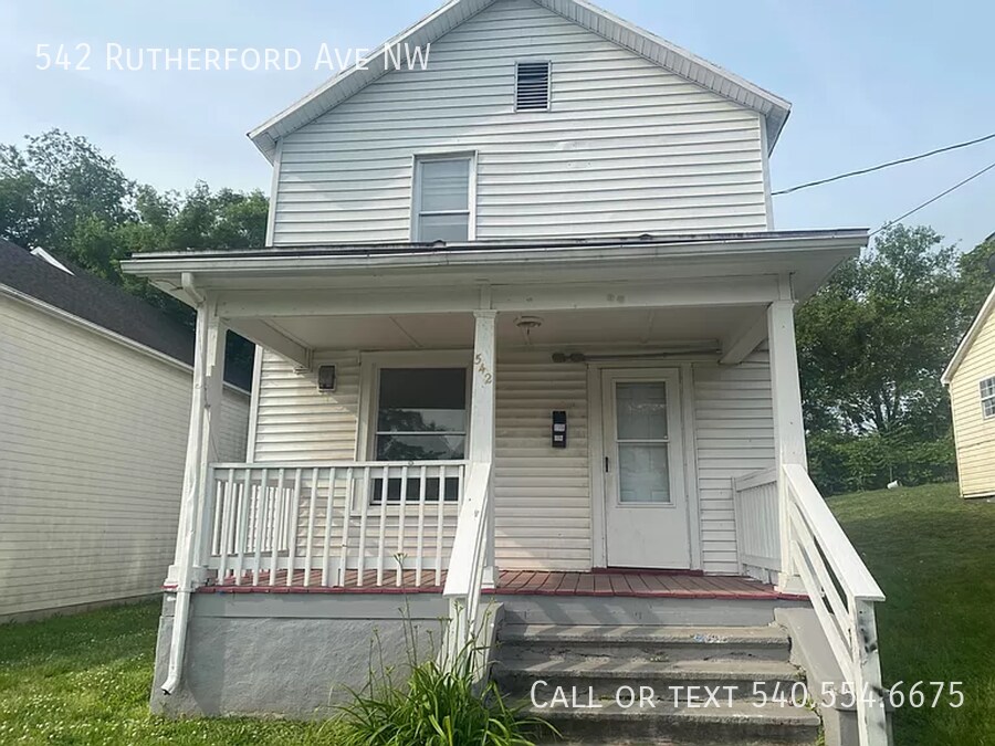 542 Rutherford Ave NW in Roanoke, VA - Building Photo