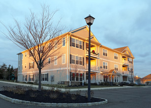 Mill Pond at Eatontown in Eatontown, NJ - Building Photo - Building Photo