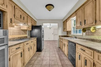 704 19th Ave N in Columbus, MS - Foto de edificio - Building Photo