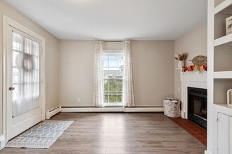 74-76-76 Bromfield St in Newburyport, MA - Building Photo - Building Photo