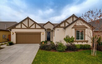 3744 Richmond Ave in Clovis, CA - Building Photo