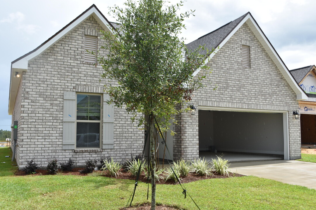 47 Cherry Blossom Ln in Freeport, FL - Building Photo