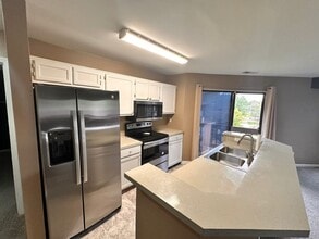 8111 Cedar Glen Dr in Charlotte, NC - Building Photo - Building Photo