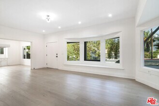 4612 Franklin Ave in Los Angeles, CA - Building Photo - Building Photo