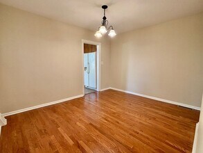 706 W Railroad Ave in Bryn Mawr, PA - Building Photo - Building Photo