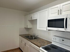 4500 NW 79th Ave in Doral, FL - Building Photo - Building Photo