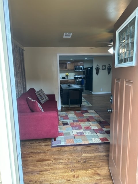 1385 Elizabeth Ln, Unit 200 in Atlanta, GA - Foto de edificio - Building Photo