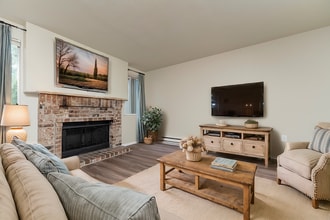 Windemere Apartments in Steilacoom, WA - Foto de edificio - Building Photo