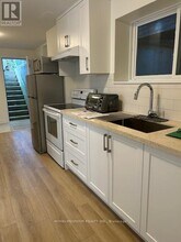 271 Springdale Blvd in Toronto, ON - Building Photo - Building Photo
