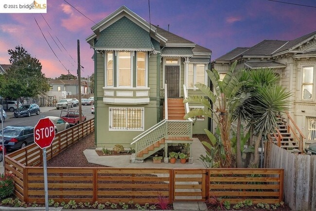 888 Pine St in Oakland, CA - Building Photo - Building Photo
