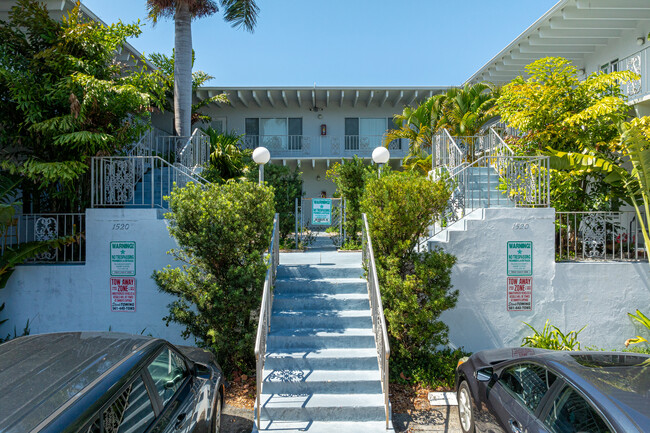 1520 Lake AVE in Lake Worth, FL - Building Photo - Building Photo