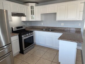 238 E 73rd St, Unit 238 in Los Angeles, CA - Building Photo - Building Photo