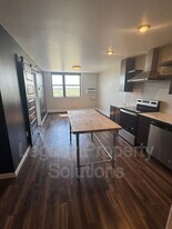 202 E Greenfield Ln in Bismarck, ND - Building Photo