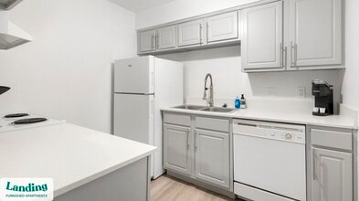 1071 Clayton Ln, Unit M0508 in Austin, TX - Building Photo - Building Photo