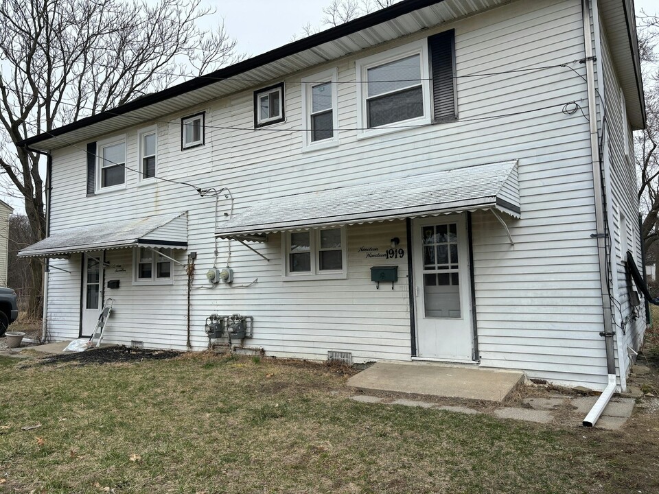1917 Eagle Ct in Westland, MI - Building Photo