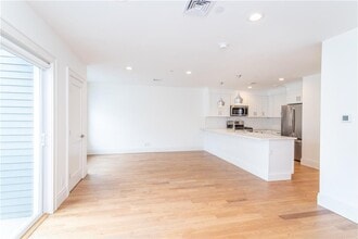 121 Fisher Ave in White Plains, NY - Building Photo - Building Photo