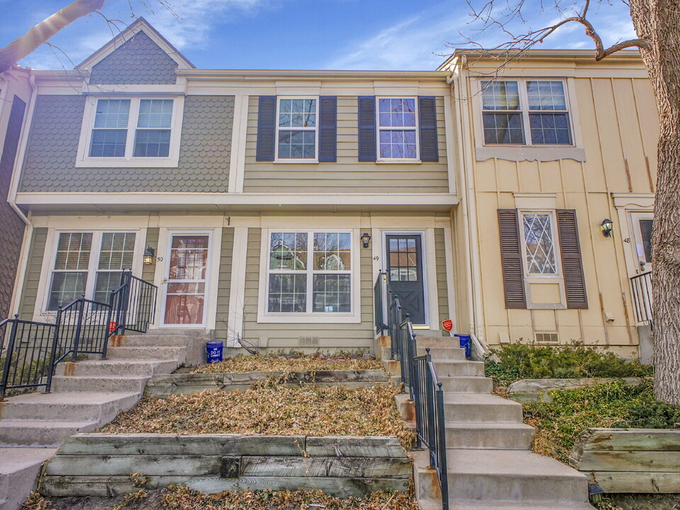 1699 S Trenton St in Denver, CO - Building Photo