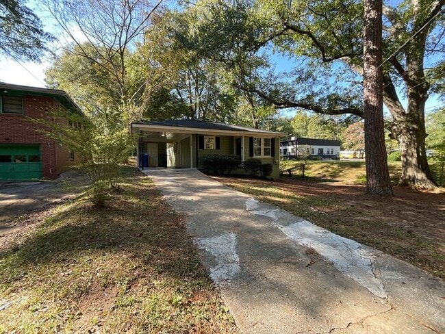 728 Gary Rd NW in Atlanta, GA - Foto de edificio - Building Photo