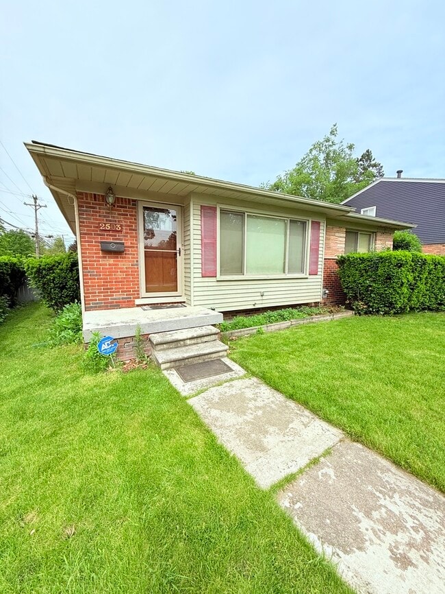 property at 2503 Maplewood Ave
