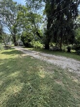 1261 E Grand Ave in Decatur, IL - Foto de edificio - Building Photo