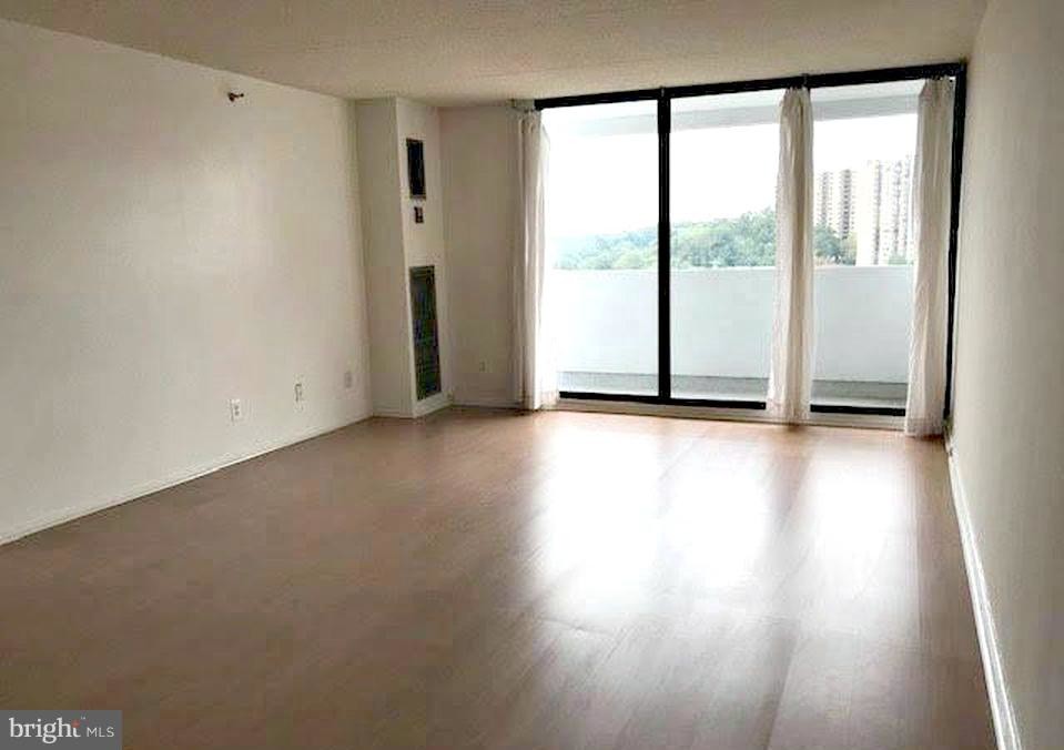 5911 Edsall Rd-Unit -1007 in Alexandria, VA - Foto de edificio