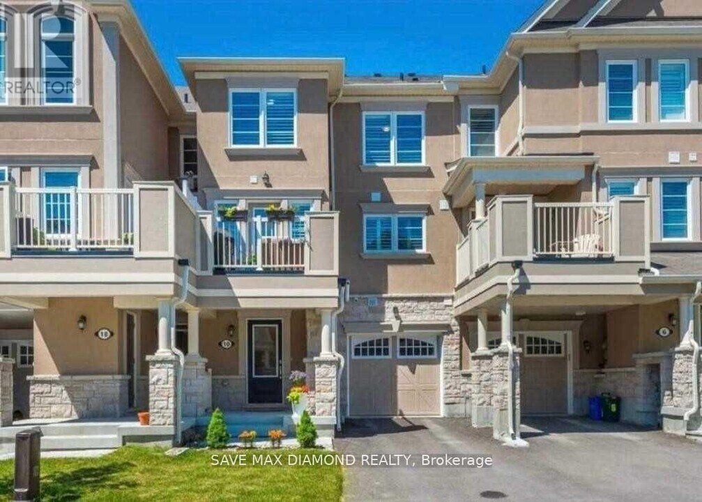 10 Minlow Way in Aurora, ON - Building Photo