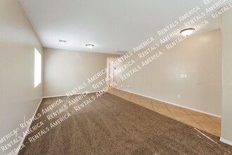 5292 E Silverbell Rd in San Tan Valley, AZ - Building Photo - Building Photo