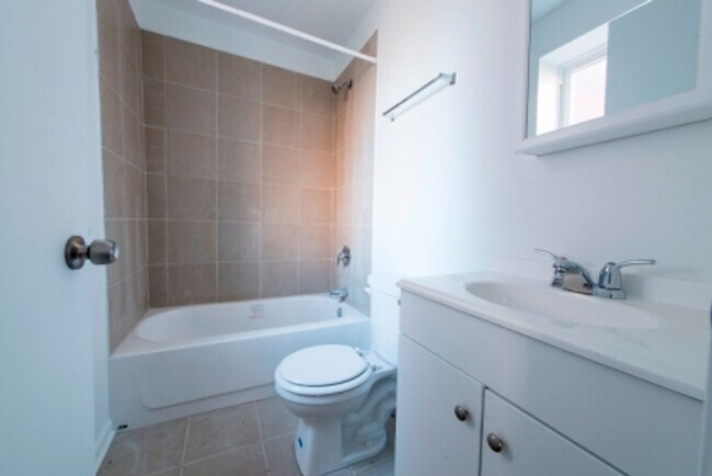 4815 W Monroe in Chicago, IL - Building Photo - Building Photo