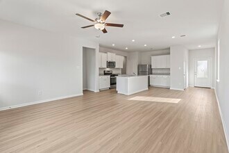 1035 Rosewood Trl in Beasley, TX - Building Photo - Building Photo