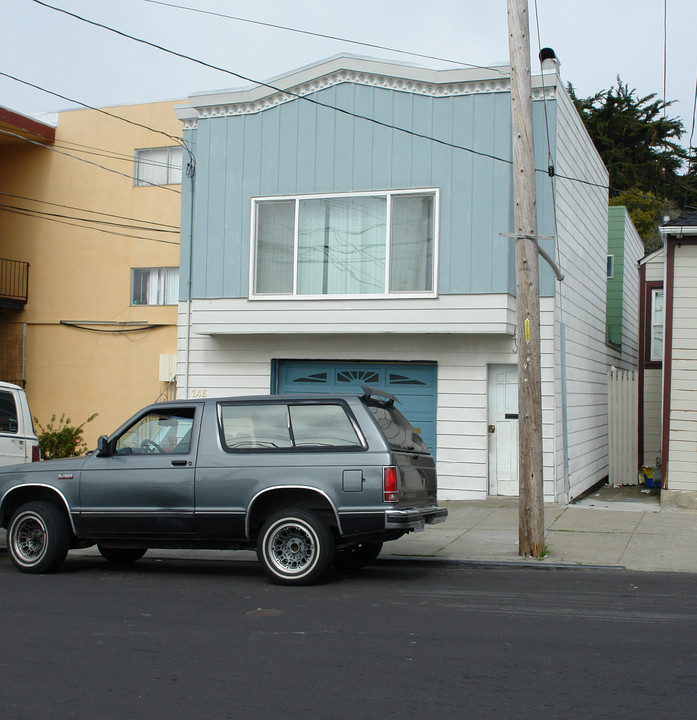 143 Parkview Ave in Daly City, CA - Building Photo