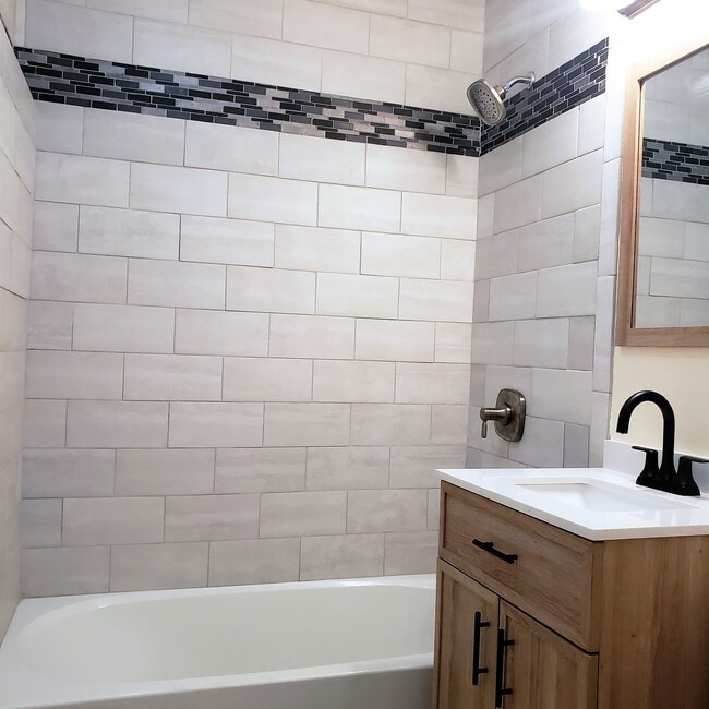 68 Everard St, Unit 2