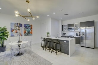 1045 NE 18th Ave in Fort Lauderdale, FL - Building Photo - Building Photo