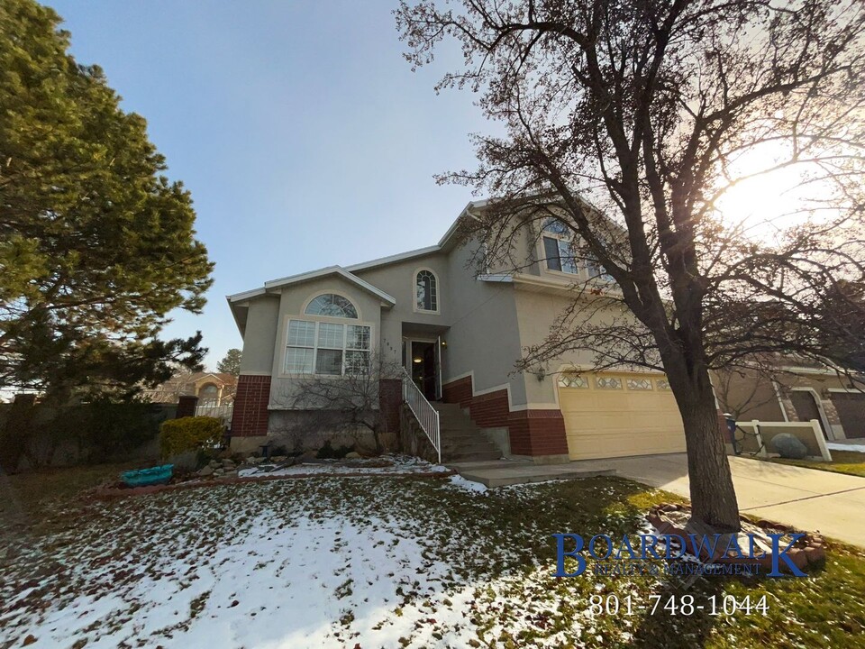 7997 12 Pines Dr in Sandy, UT - Building Photo