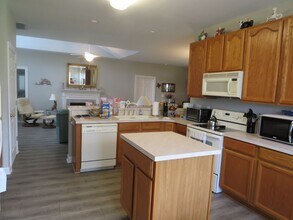 205 Slow Ln in Morehead City, NC - Building Photo - Building Photo