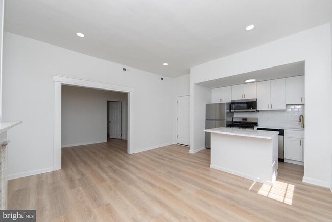 property at 9 E Holly