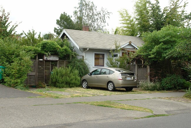 72nd Avenue Studios (guest lodging & gatherin