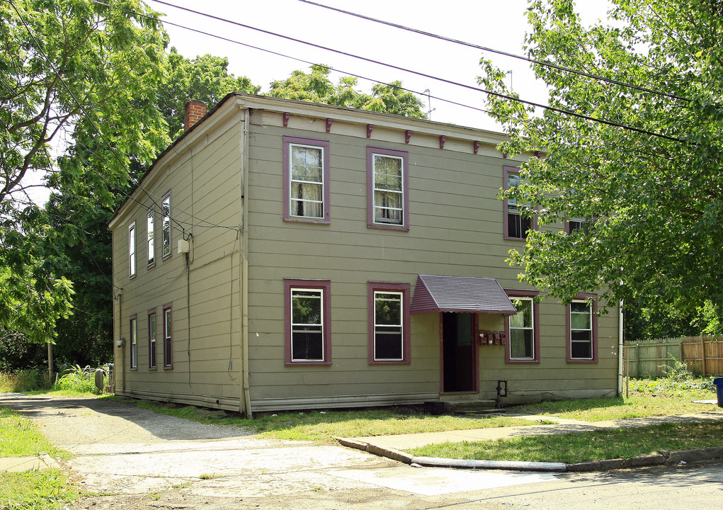 5815 Lawn Ave in Cleveland, OH - Foto de edificio