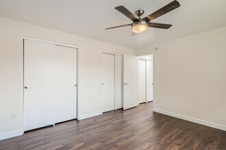 2475 S Vine St in Denver, CO - Foto de edificio - Building Photo