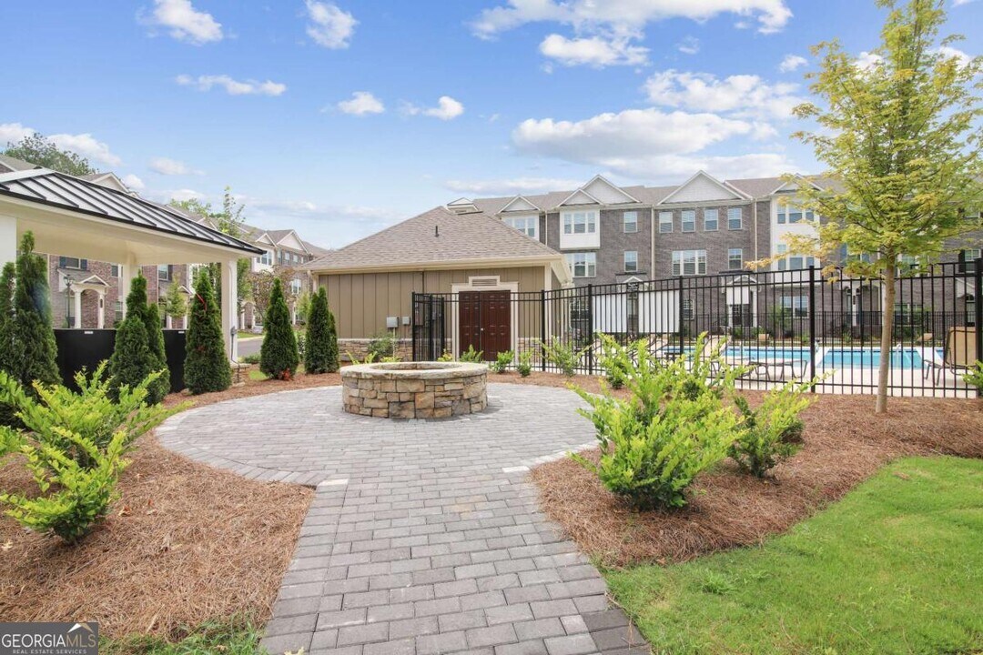 1229 Berwyn Wy in Suwanee, GA - Building Photo