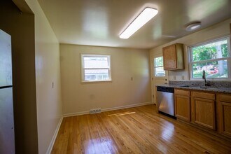 1274 Westcott St in Syracuse, NY - Building Photo - Building Photo