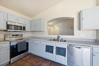 12418 W Windrose Dr in El Mirage, AZ - Building Photo - Building Photo