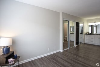 Charter Oaks Apartments in Thousand Oaks, CA - Building Photo - Building Photo