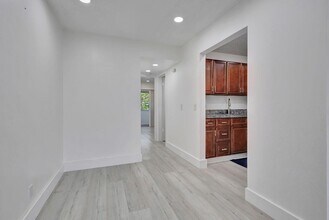 110 Dorchester E in West Palm Beach, FL - Building Photo - Building Photo
