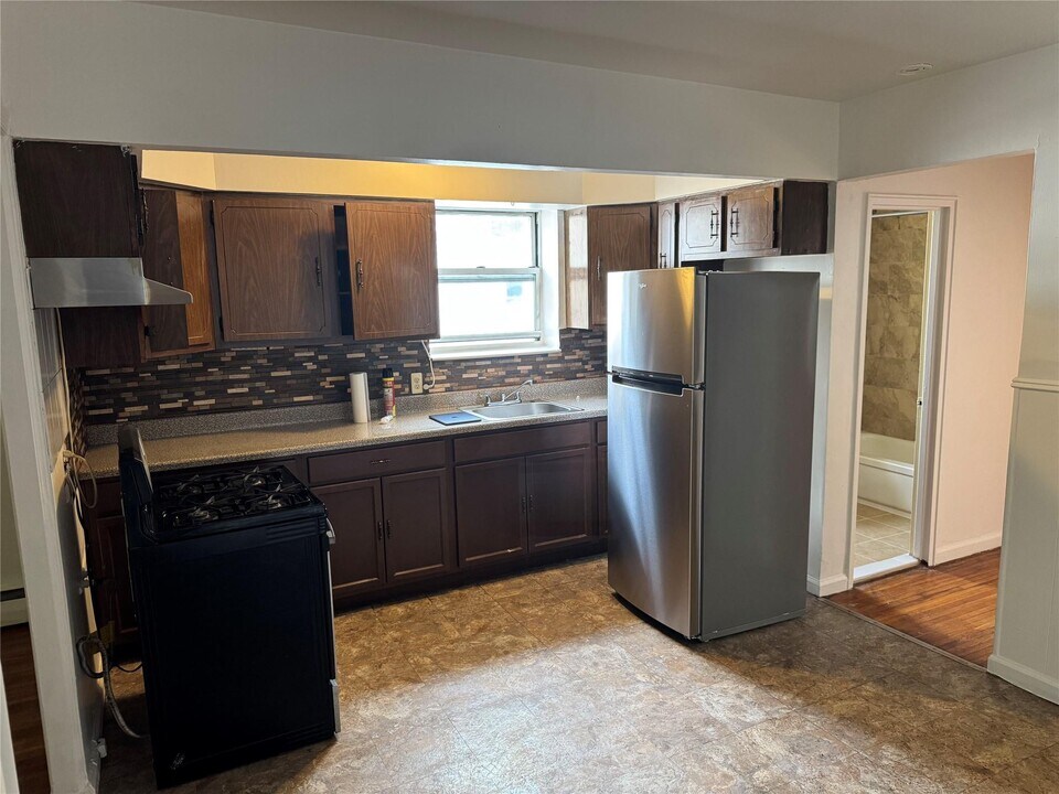4037 Edson Ave in Bronx, NY - Building Photo