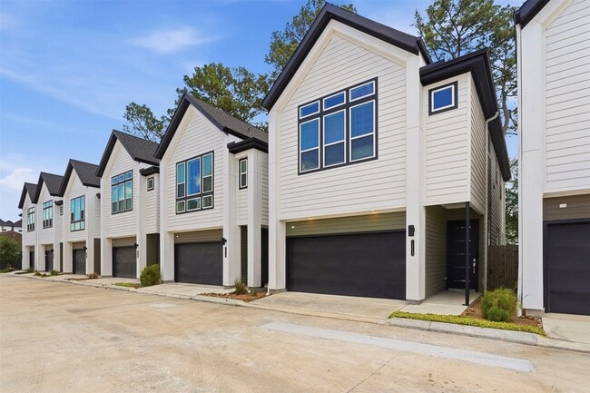 1113 Highland Square Ln in Houston, TX - Building Photo - Building Photo