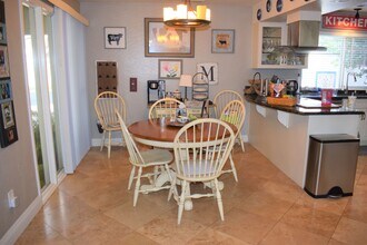 1160 Silver Lake Dr in Sacramento, CA - Building Photo - Building Photo