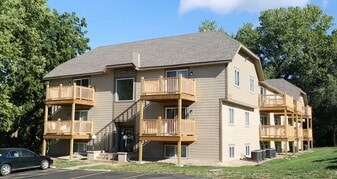 Hunter's Glen Apartments in Kansas City, MO - Building Photo