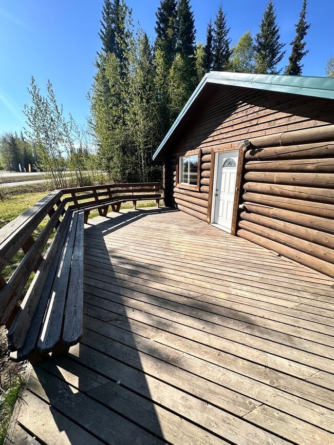 2361 Badger Rd in North Pole, AK - Building Photo - Building Photo