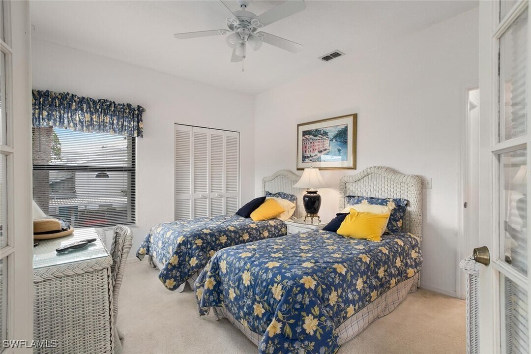 81 Emerald Woods Dr in Naples, FL - Building Photo